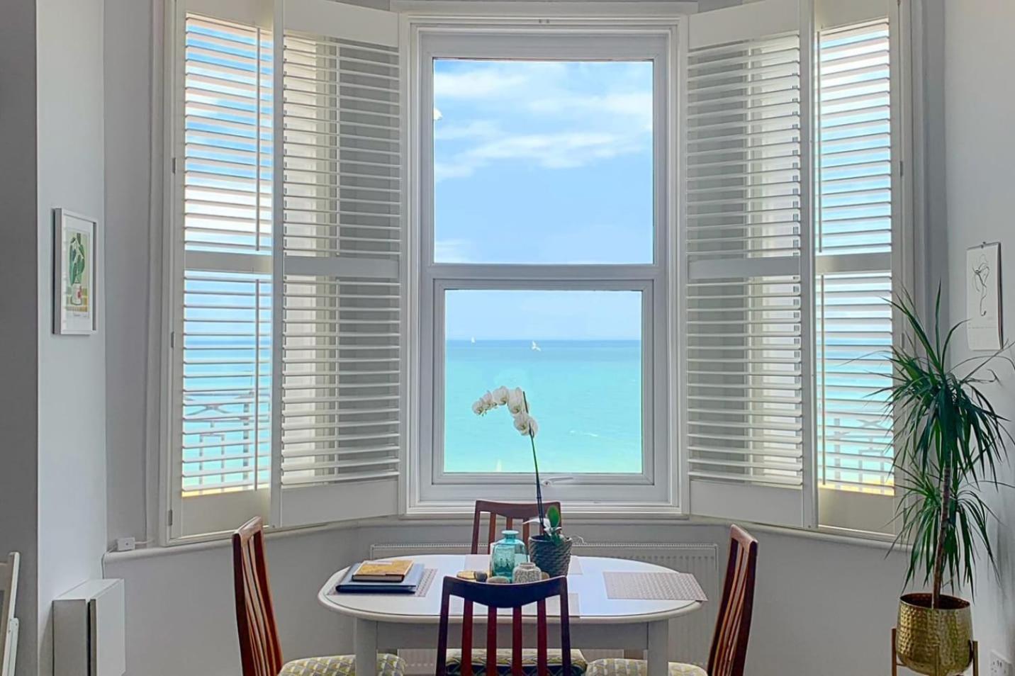 Spacious Beach Front Apartment With Stunning Sea Views Deal Exterior foto