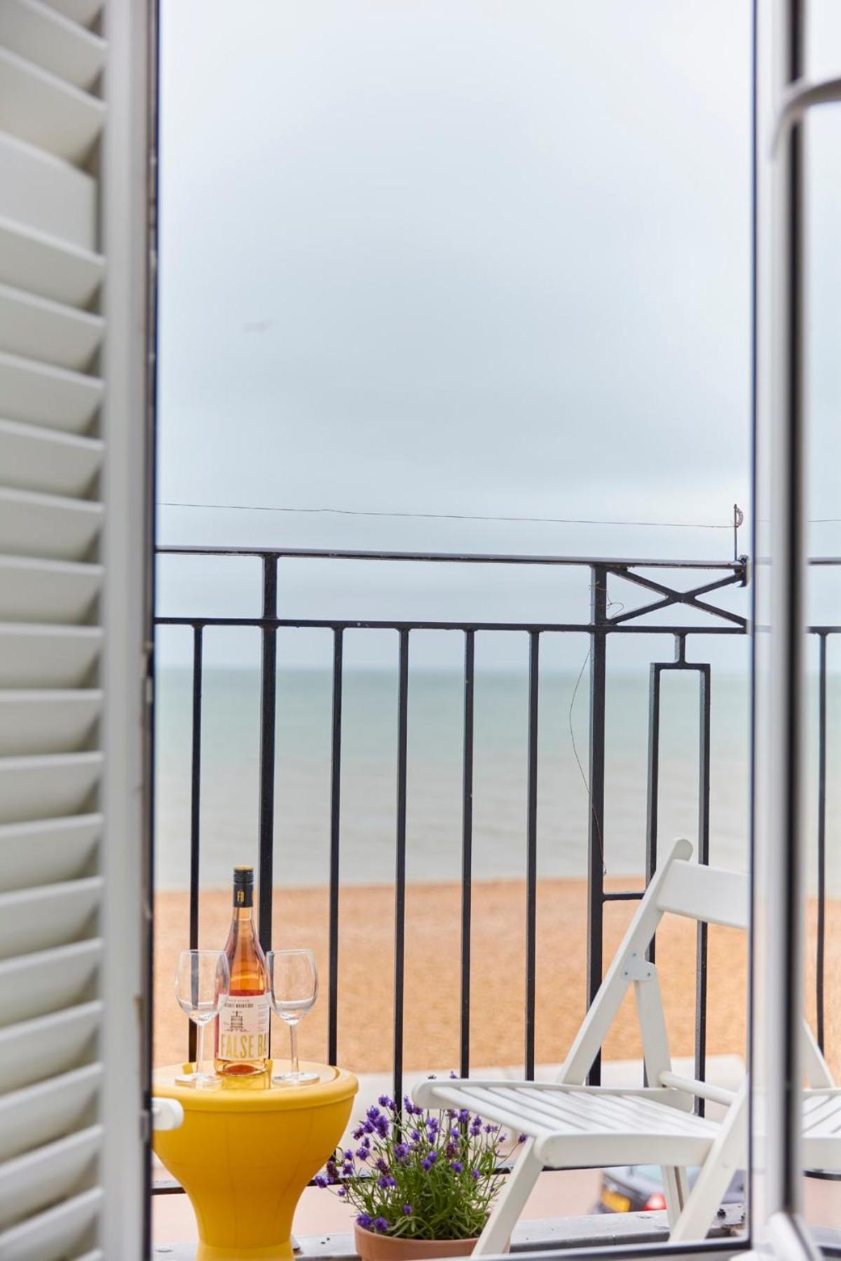 Spacious Beach Front Apartment With Stunning Sea Views Deal Exterior foto